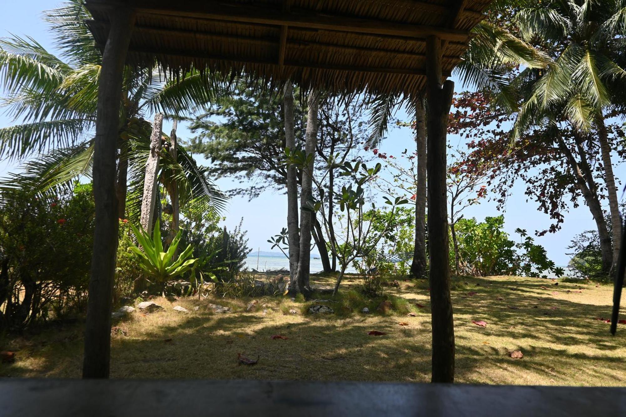 Bunga Jabe Villa Karimunjawa Luaran gambar